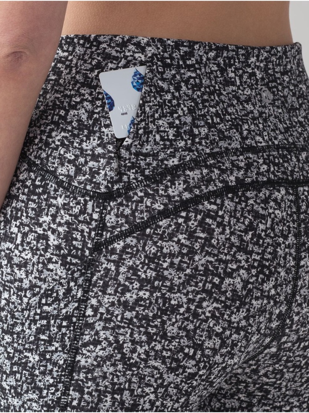 Lululemon Sole Training 7/8 Tight Daisy Dust Alpine White Black Size 6 - Picture 4 of 14